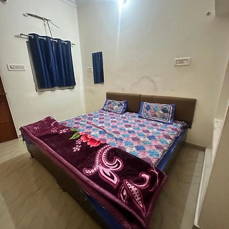 Khatu Shyam Guest House Ayodhya Экстерьер фото
