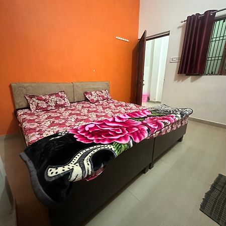 Khatu Shyam Guest House Ayodhya Экстерьер фото
