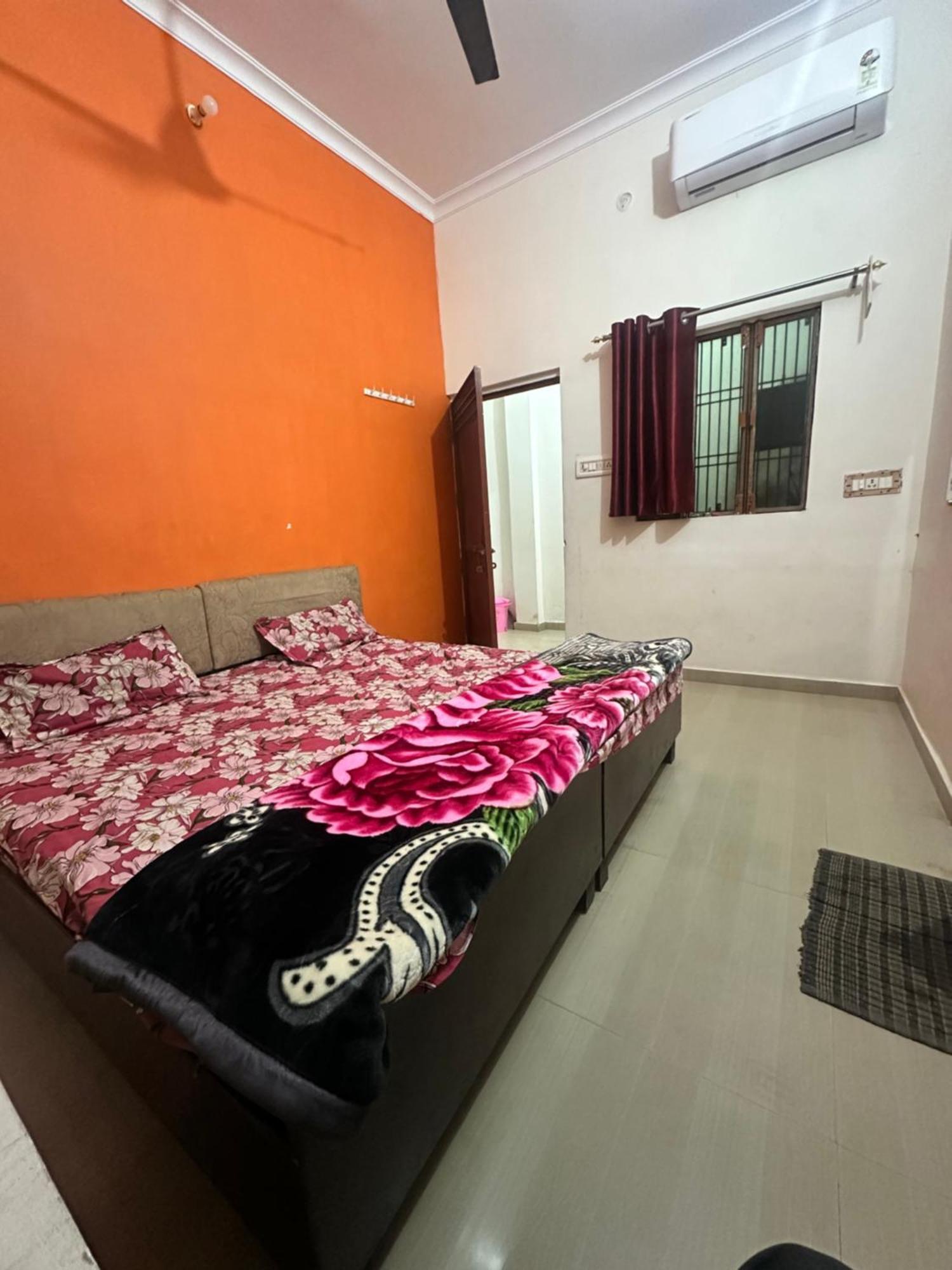 Khatu Shyam Guest House Ayodhya Экстерьер фото