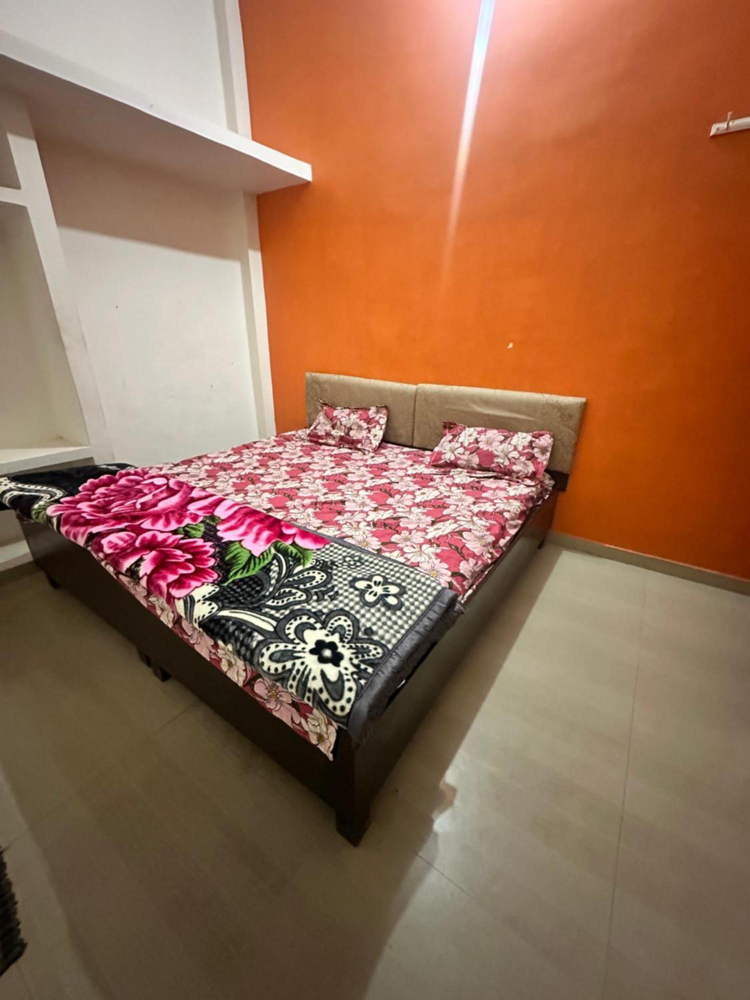 Khatu Shyam Guest House Ayodhya Экстерьер фото