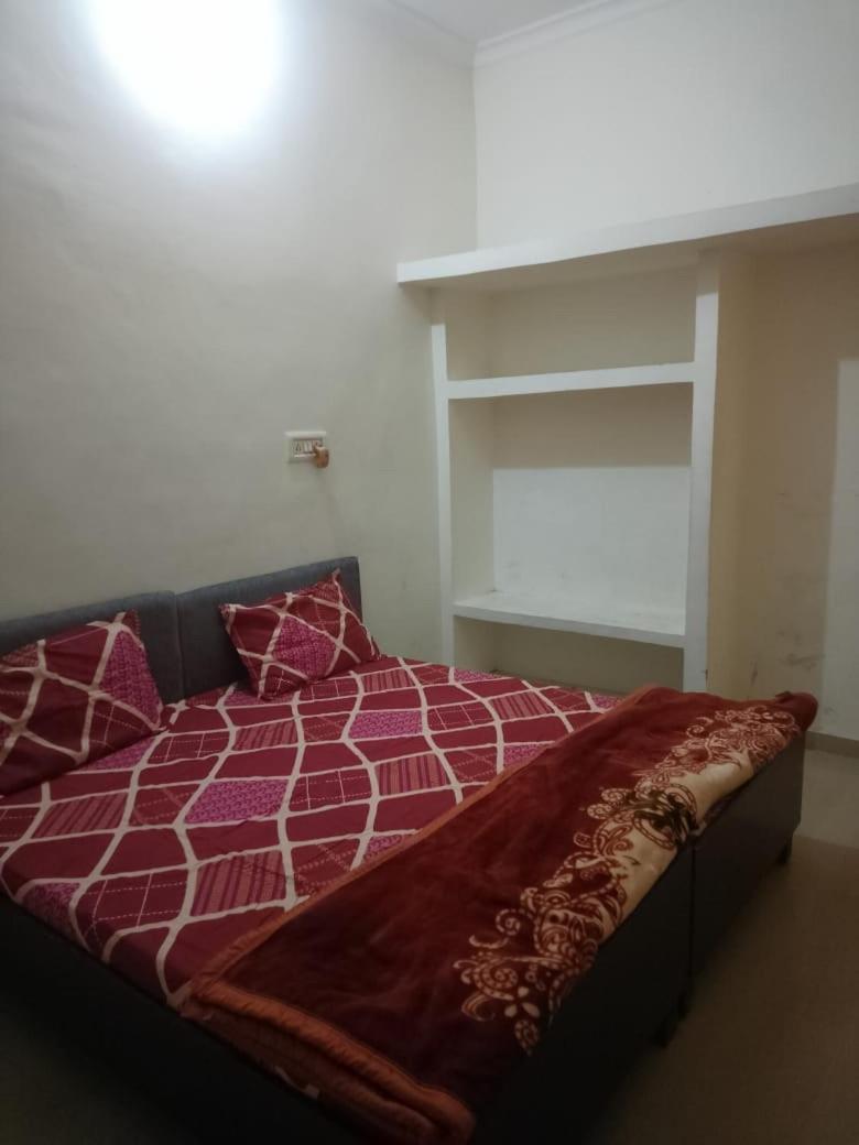 Khatu Shyam Guest House Ayodhya Экстерьер фото