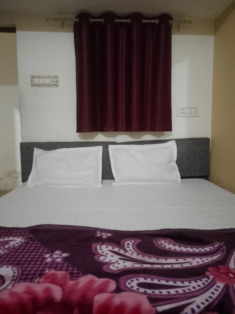Khatu Shyam Guest House Ayodhya Экстерьер фото